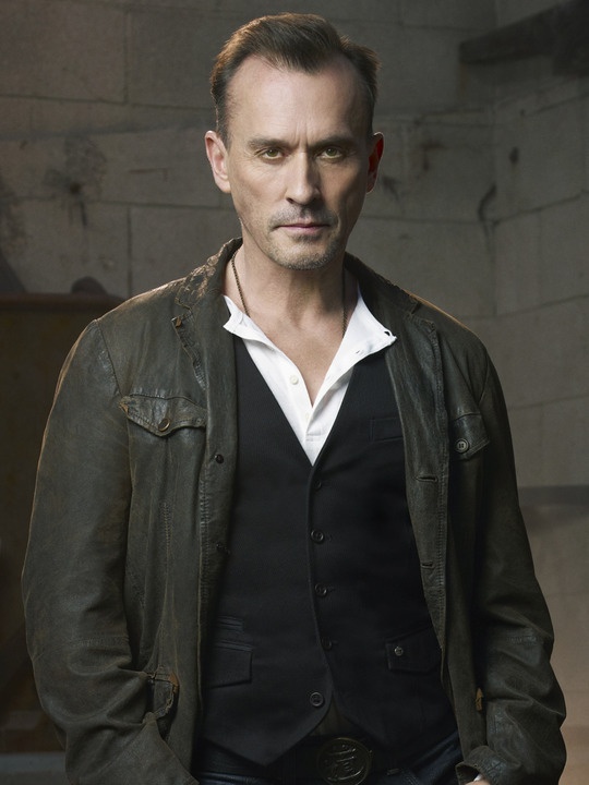 p>罗伯特·克耐普 i>robert knepper/i,1959年7月8日生于俄亥俄