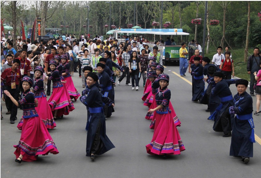  p></p></a>摆手舞是土家族的传统舞蹈,主要流传在鄂,湘,渝,黔交界的酉水河和