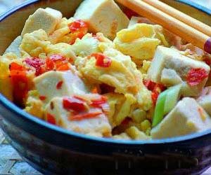  p>炒豆腐是一道常见的传统家常名菜,其主料是 a href="#" data-lemma