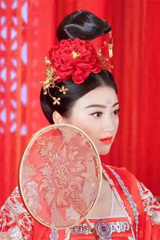 /p p>2006年,景甜发行了个人首张音乐ep a target"_blank href=