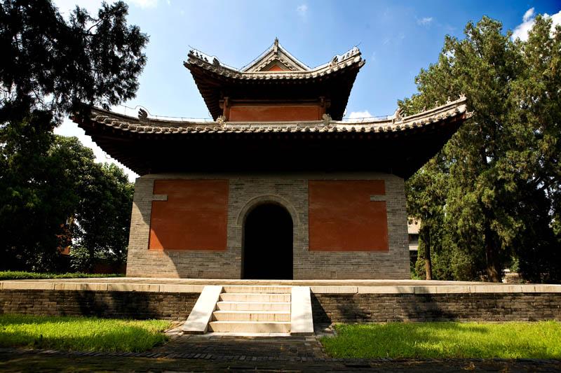  p>北岳庙,汉称北岳祠,唐称北岳安天王庙,宋称北岳安天元圣帝庙,元称