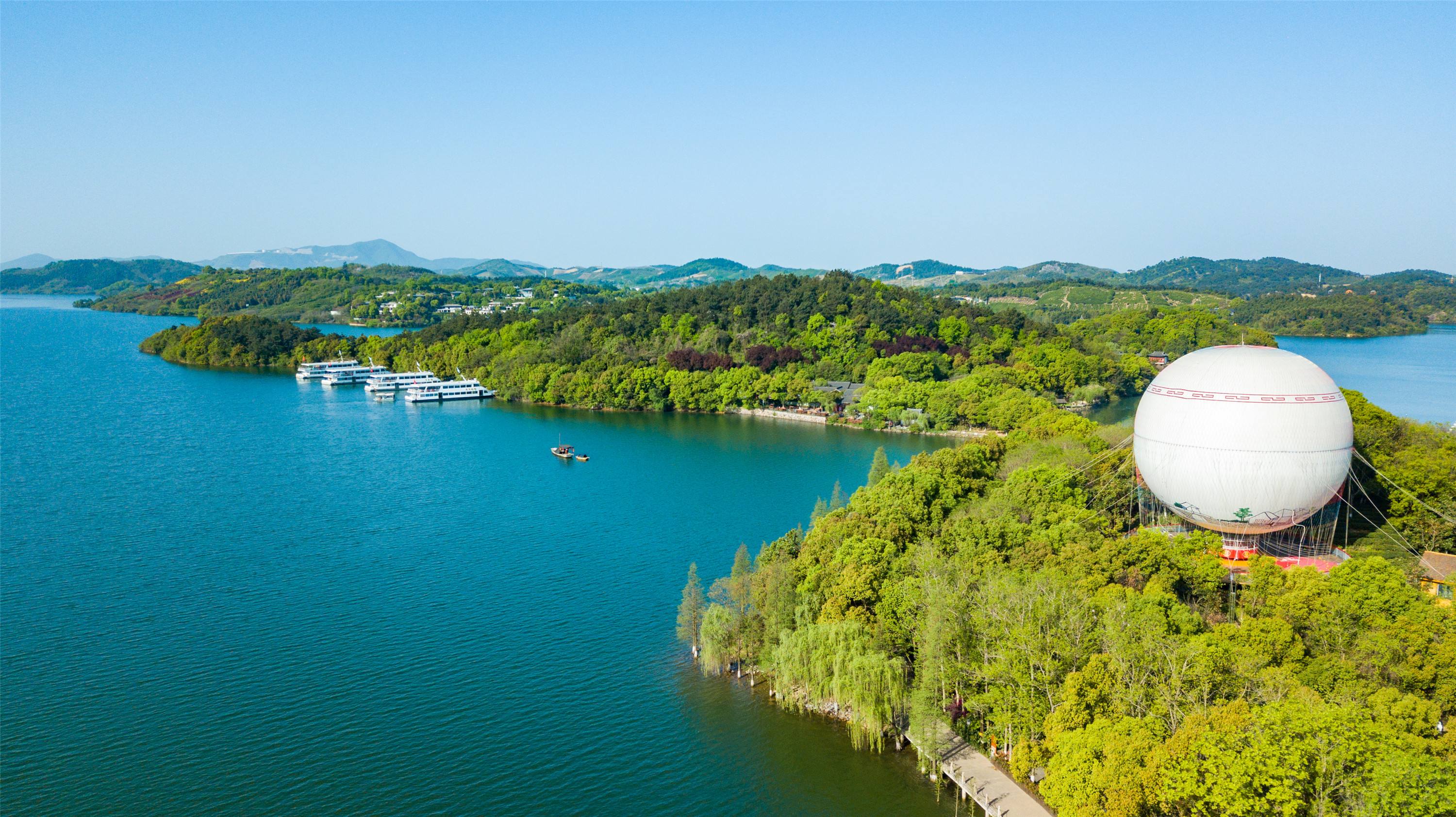 1最美天气最美天气是宇龙酷派公司研发的一款免费的天气预报应用准确