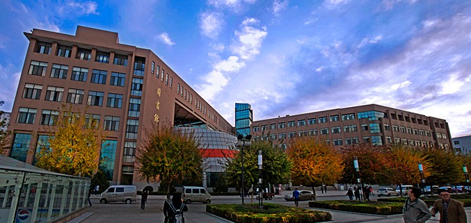 p></p></a>山东财经大学图书馆是学校的文献信息中心,是为全校教学和科学研究