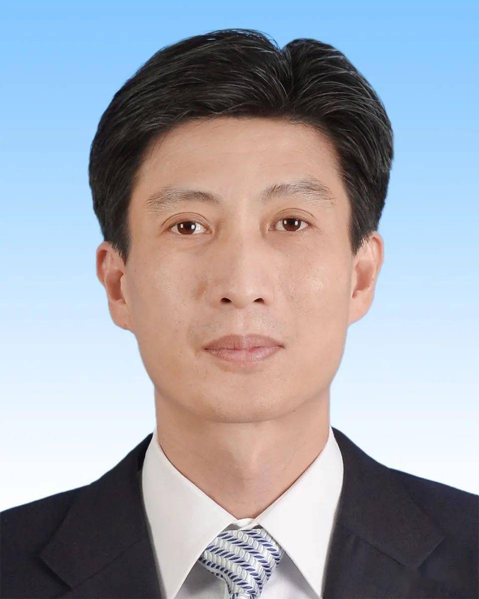 p></p></a>温湛滨,男,汉族,1971年1月生,广东湛江人,1993年7月参加工作,1991