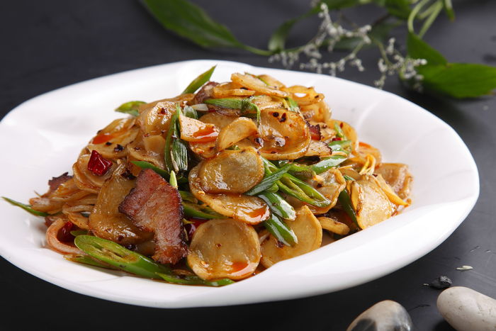 腊肉炒土豆片