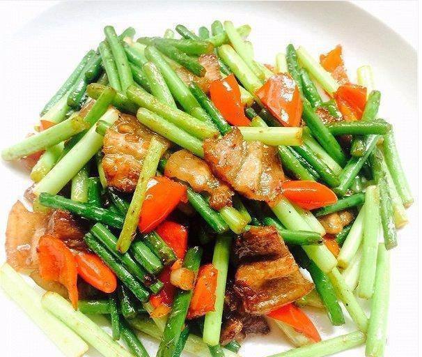 蒜苔回锅肉