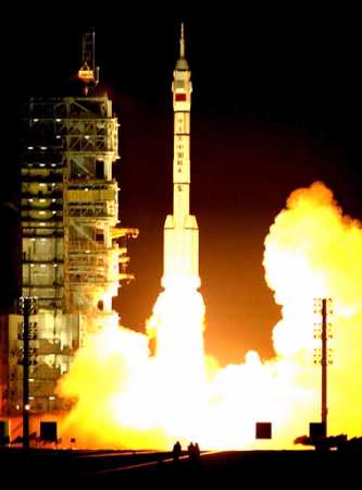  /p> p>神舟四号飞船于北京时间2002年12月30日0时40分在酒泉卫星发射