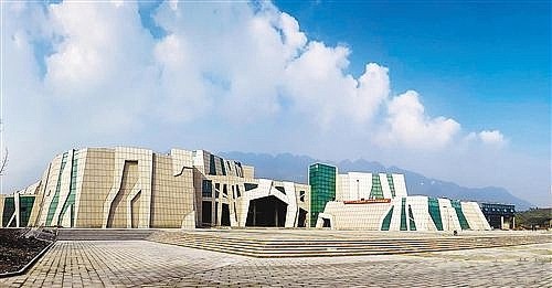 博物馆,旧馆位于重庆市枇杷山正街74号,新馆位于重庆市北碚区金华路