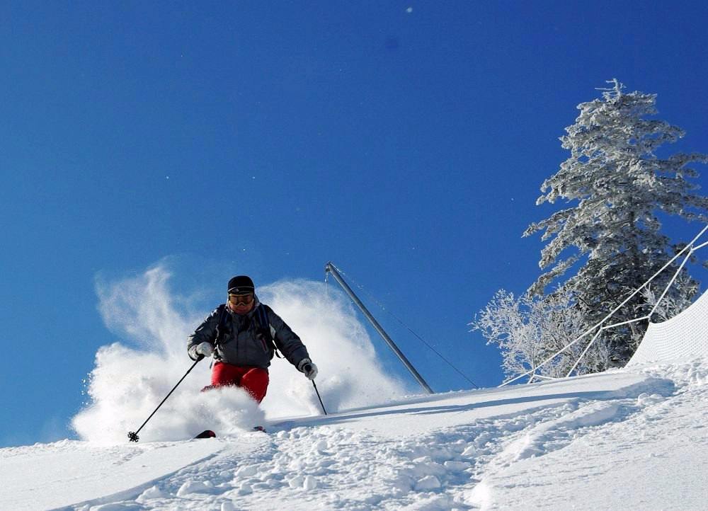 p>长白山国际天然滑雪公园,亚洲最大的天然雪主题滑雪公园.