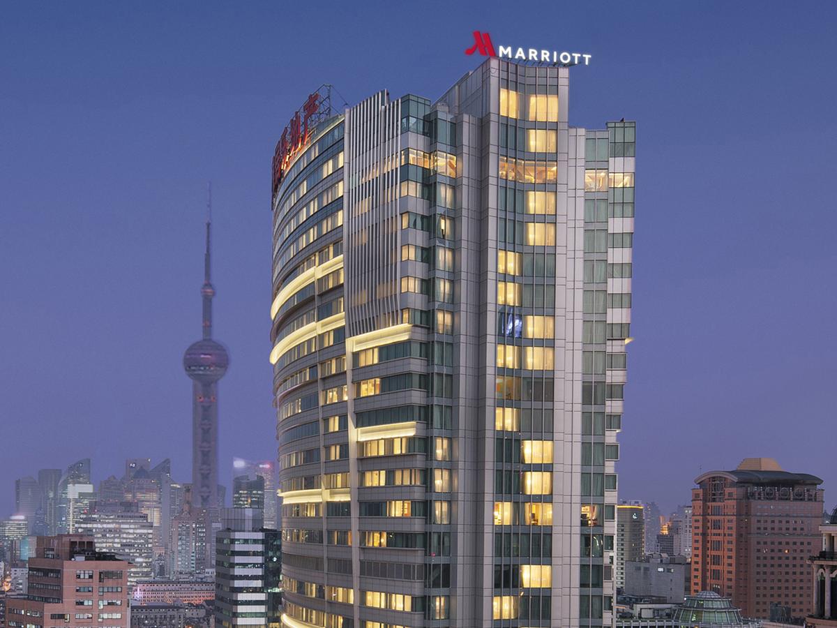 p>上海雅居乐万豪酒店地处浦西中心地段 黄浦区的西藏中路上,酒店