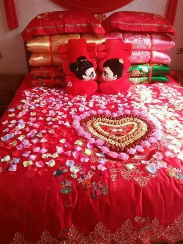 p>在大婚当晚怀孕就是俗称的"坐床喜,但是这给