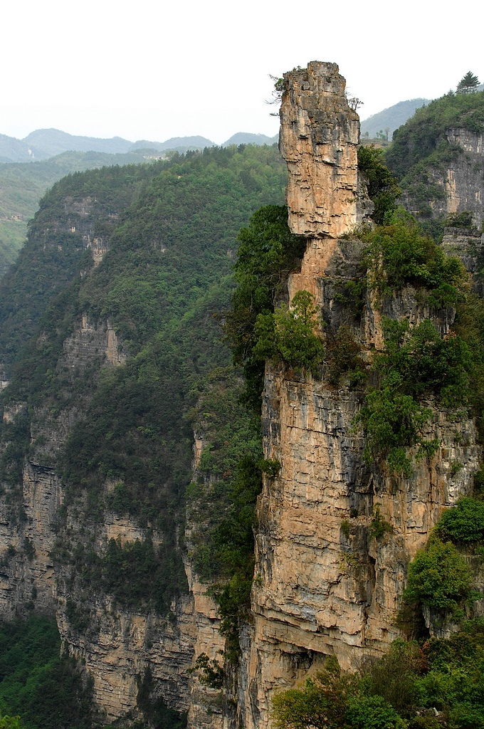  /p> p>2016年8月15日,九路寨生态旅游区荣获"湖北省首批地质旅游示范