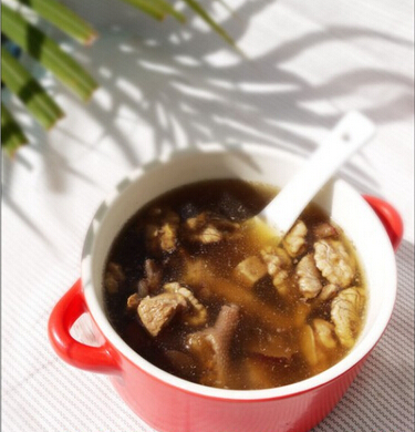 核桃瘦肉海马汤