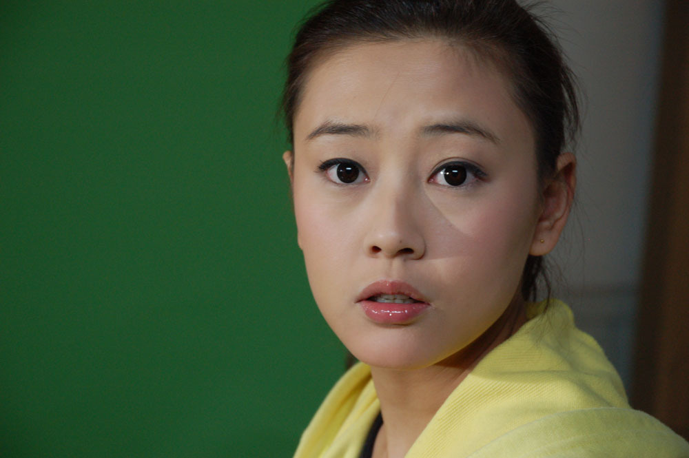 /p></p></a> p>2006年参加擂台辣妹选拔赛获得动感辣妹奖;同年底参加重庆时尚