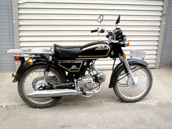 嘉陵70摩托车