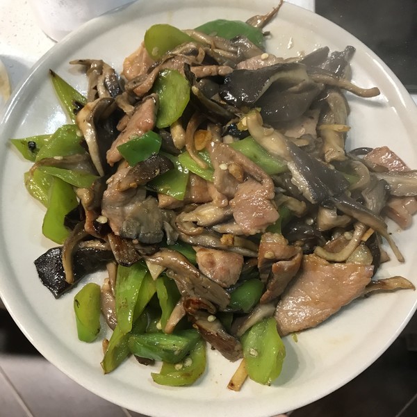 尖椒炒平菇