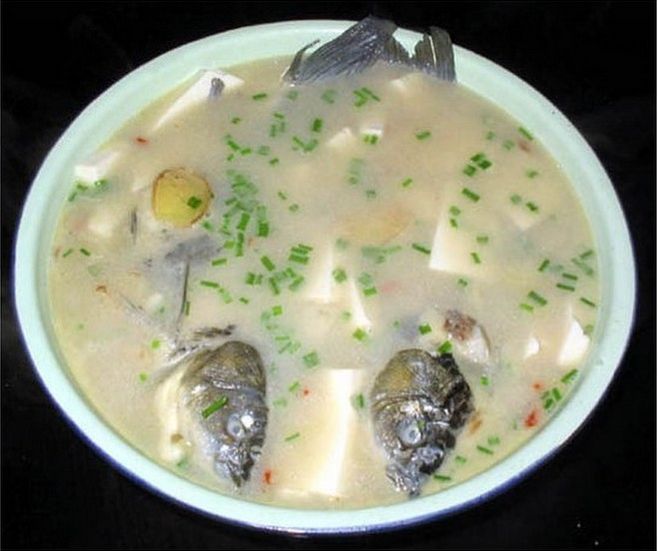 家常鲫鱼汤