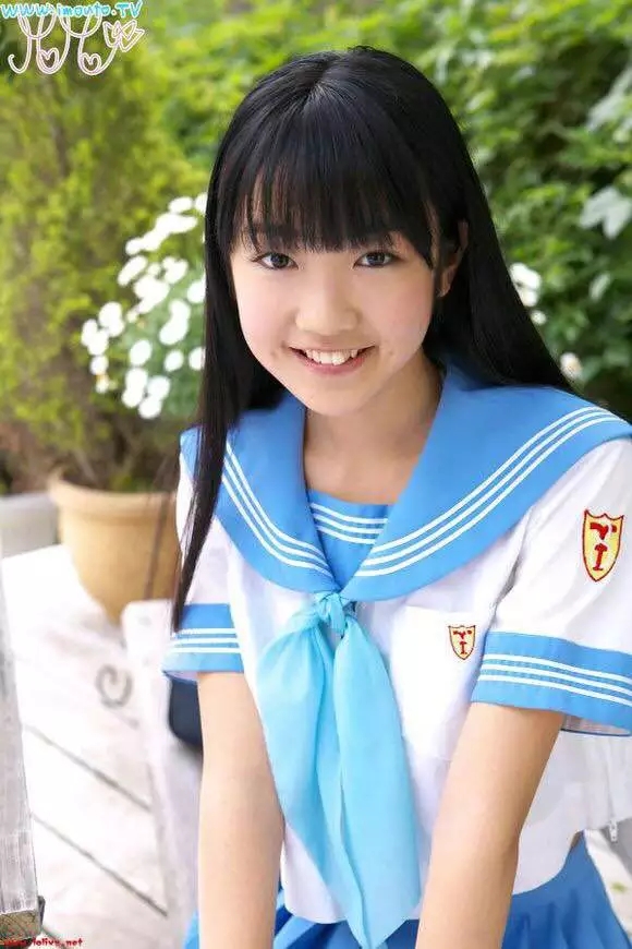 p>椎名桃子,1997年8月6日出生于东京,charmkids事务所所属女写真偶像