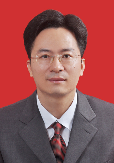 曾任广东省汕头市政府副市长,市政府党组