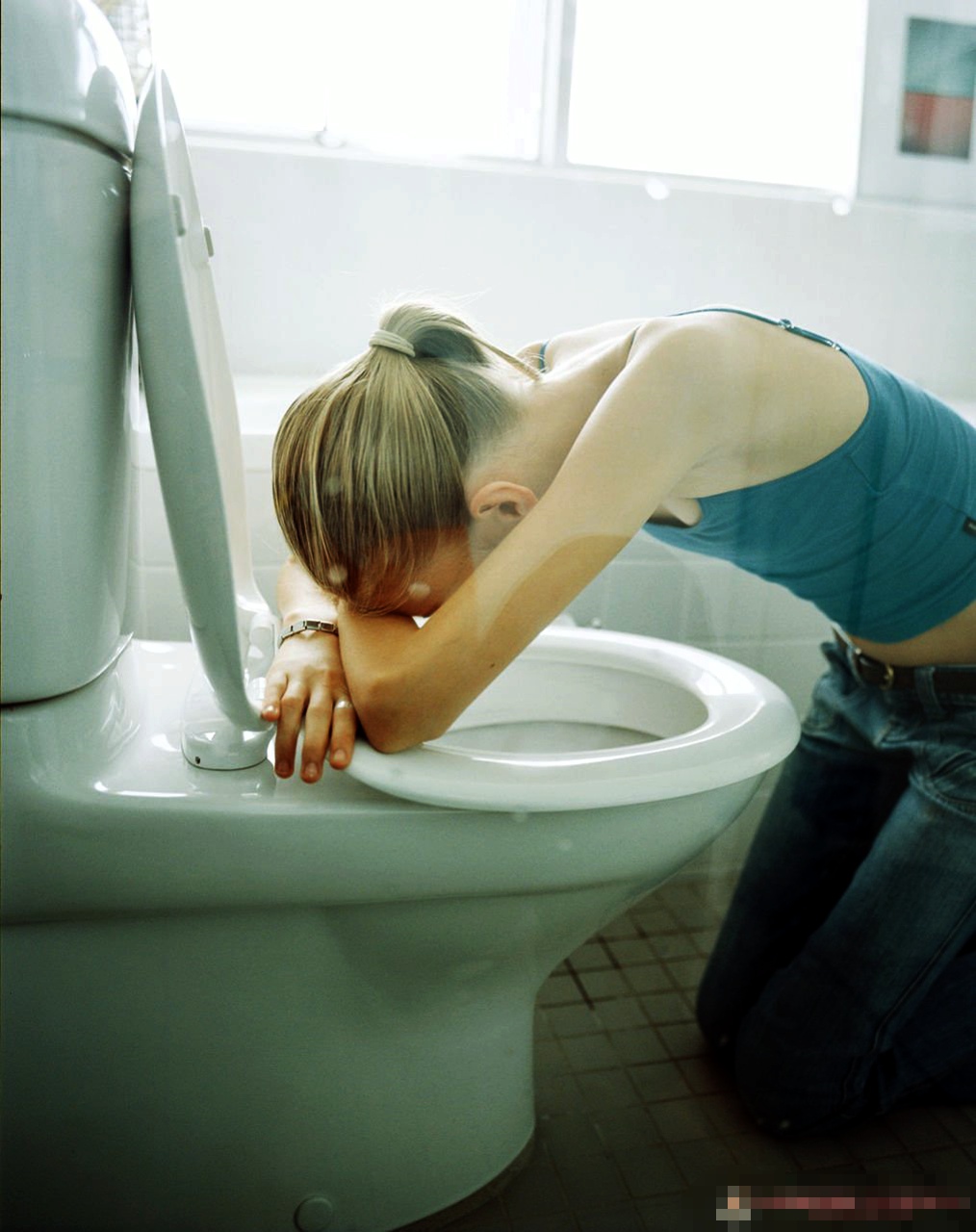 恶心拉肚子是怎么回事(吃完饭恶心拉肚子是怎么回事)