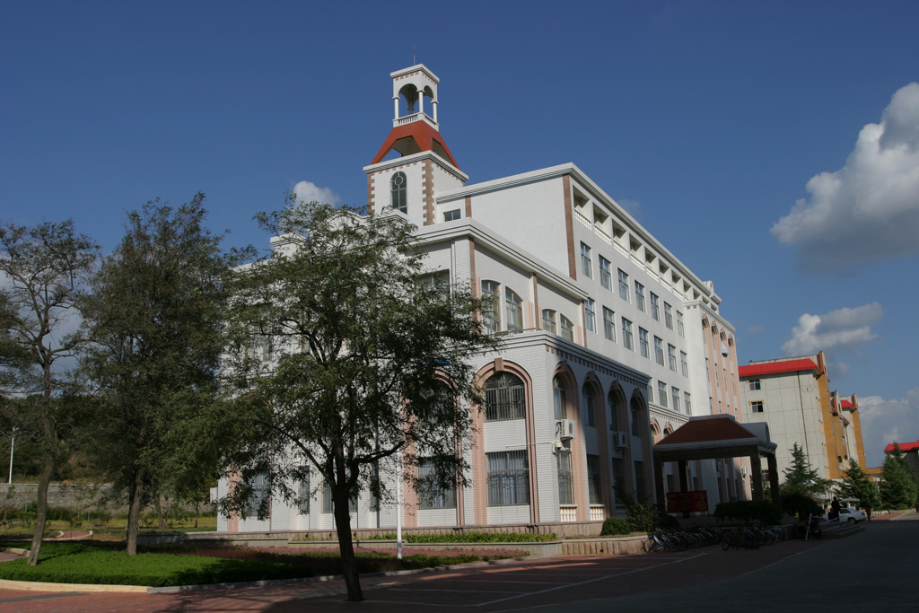  p>山东大学(威海)(shandong university , weihai)创建于1984年,坐落