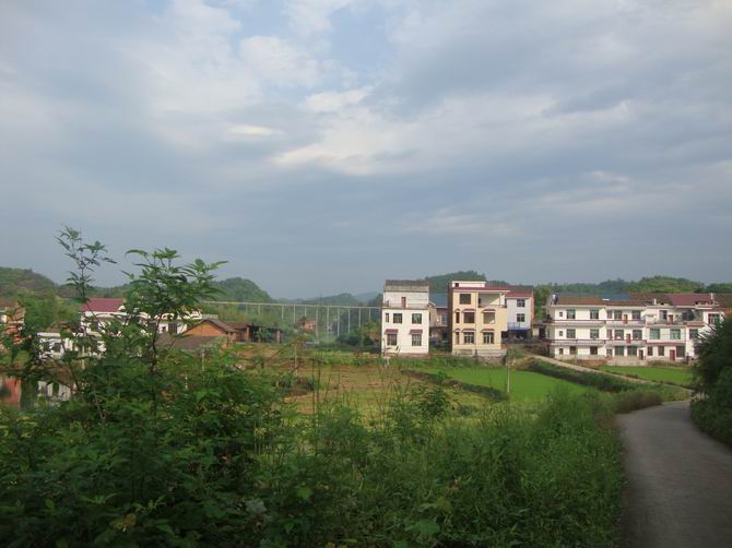 p>光明村,隶属湖南省攸县新市镇,地处新市镇西南边,距新市镇政府所在