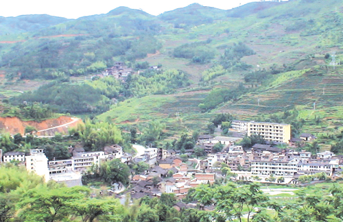 柘荣县西部,东与城郊,东源二乡接壤,西与福安上白石镇为邻,南与富溪