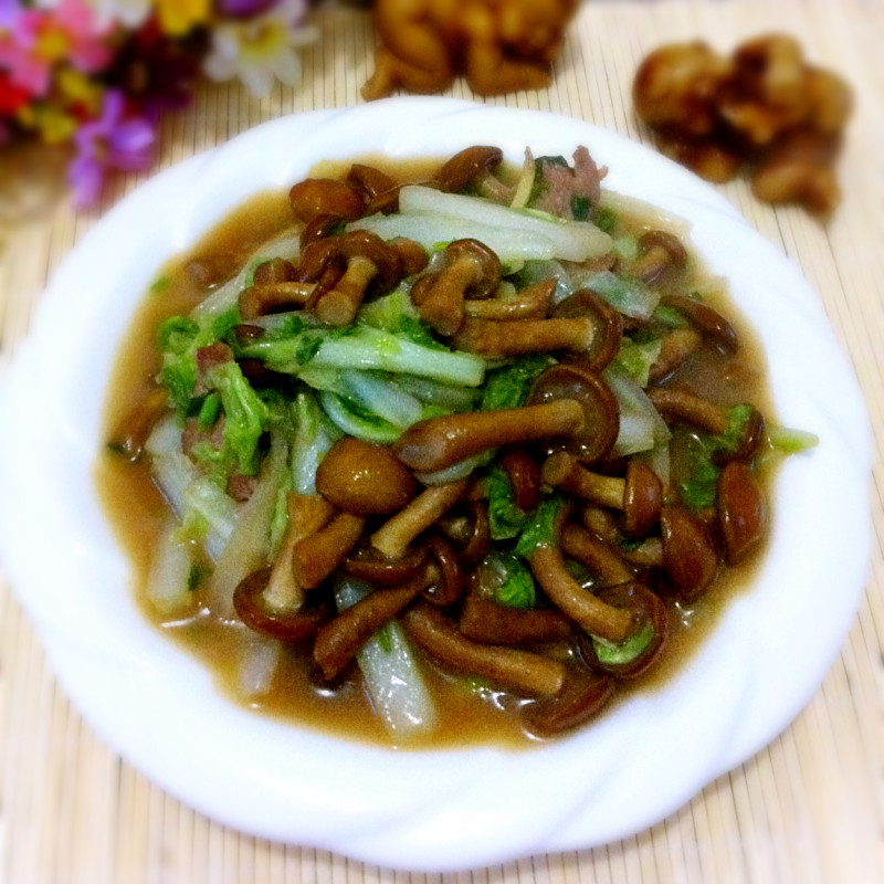 白菜炒滑子蘑