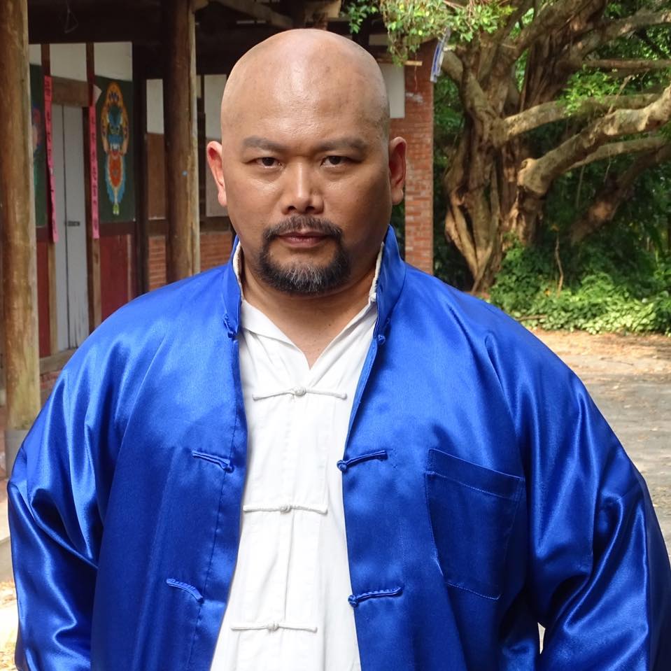 台湾演员,代表作品《 a target="_blank" href="/item/蓝色水玲珑