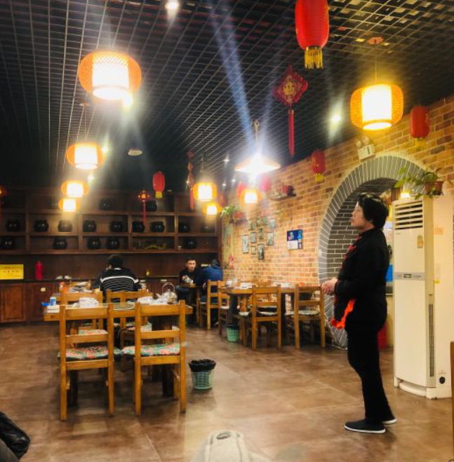 市,是一家适宜情侣约会,家庭聚会,朋友聚餐,休闲小憩,随便吃吃的餐厅