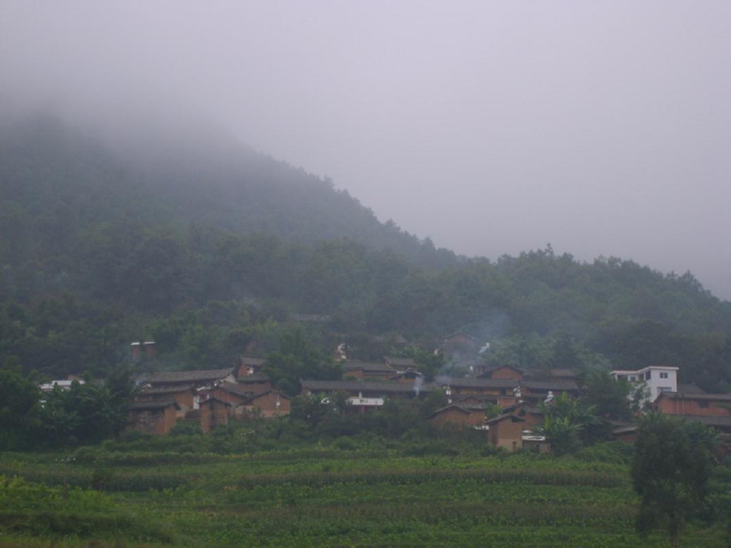  p>白花山村隶属于云南省 a target="_blank" href="/item/楚雄市