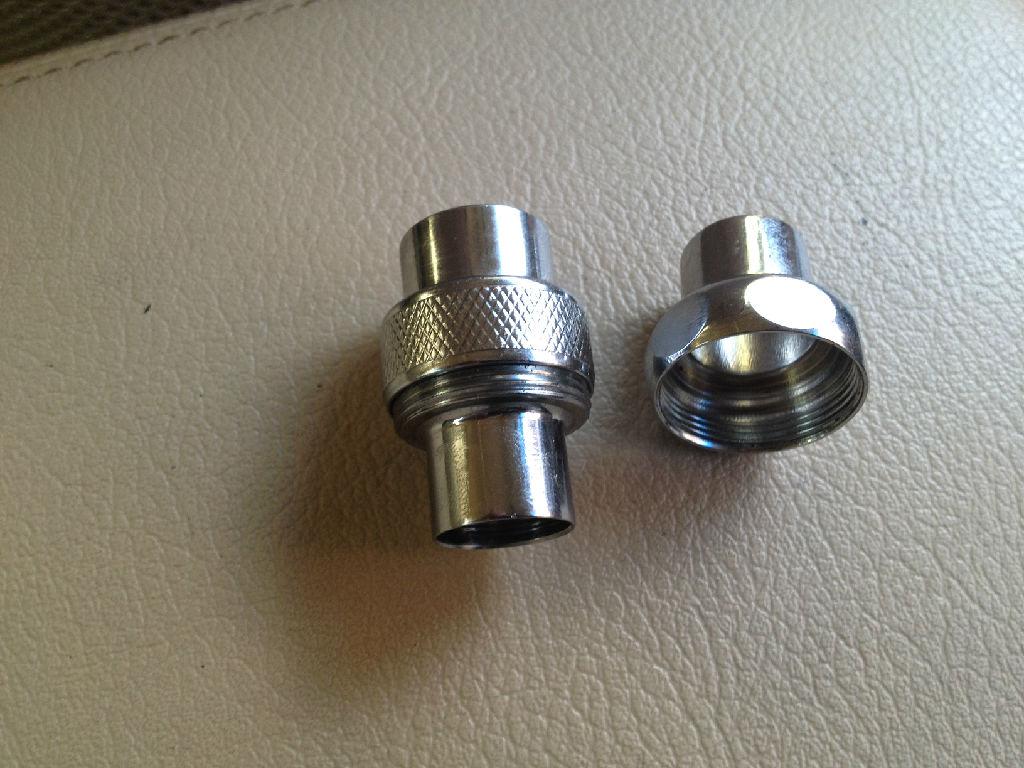 使产品在模具中一次成型,可镦制球形,六角形,筒形,阀体等