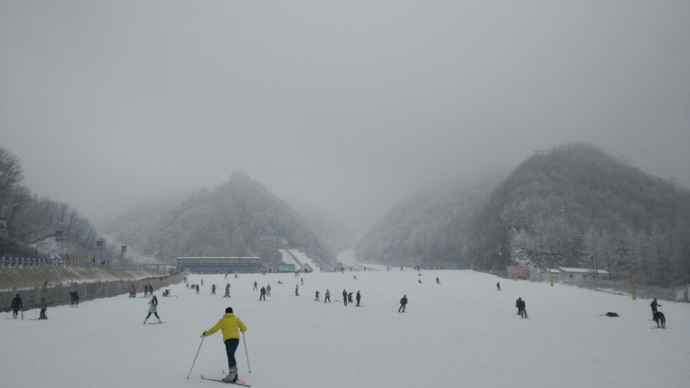 伏牛山滑雪场