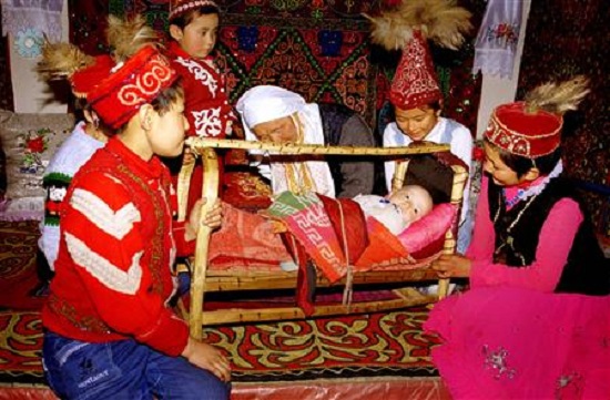  p></p></a> b>哈萨克族 /b>,民族语言为哈萨克语,属阿尔泰语系突厥语族.