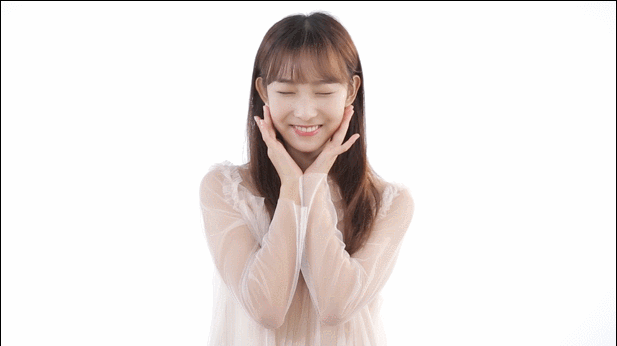 又名朵儿,2000年11月8日出生于北京市,中国内地流行乐女歌手