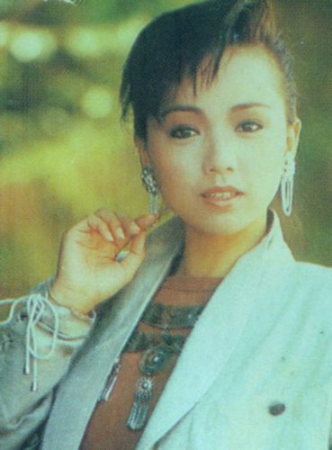 邓萃雯