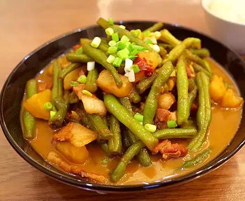 西红柿土豆炖豆角