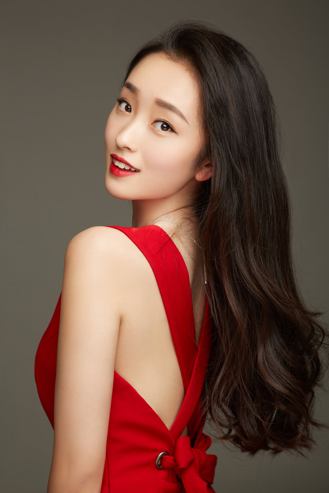 lemmaid"2489840>中央戏剧学院表演系/a>本科,中国内地影视女演员