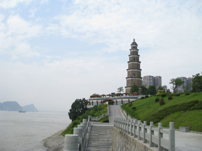  p>"宜昌古八景"中的单个景点的演变,据文字记载,如三游雨霁,东山图画