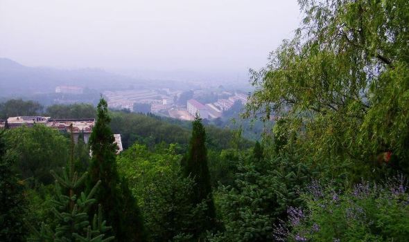 p>昔阳八景即蒙山烟雨,沾水青蓝,古寺园林,洪水池塘,石马寒云,昔阳