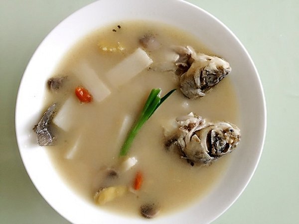 山药鲫鱼汤