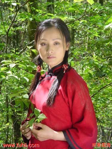 p></p></a>李馨雨,出生于江苏,毕业于 a target=
