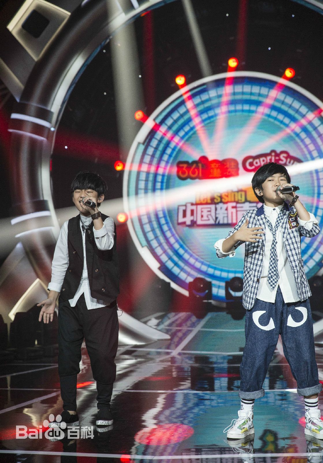 中国新声代第三季/a>学员"节奏小子"谢昊轩时尚潮流的苏格兰裙搭配