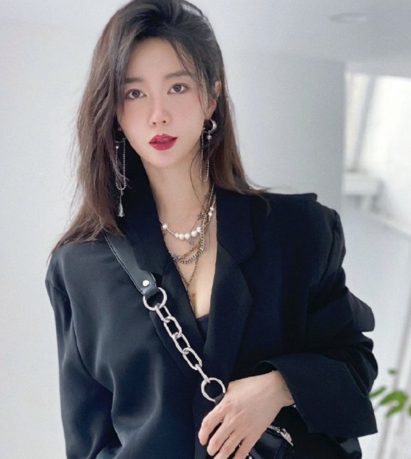 p>孙雅,1988年6月2日出生于甘肃省平凉市灵台县,中国内地女演员,毕业