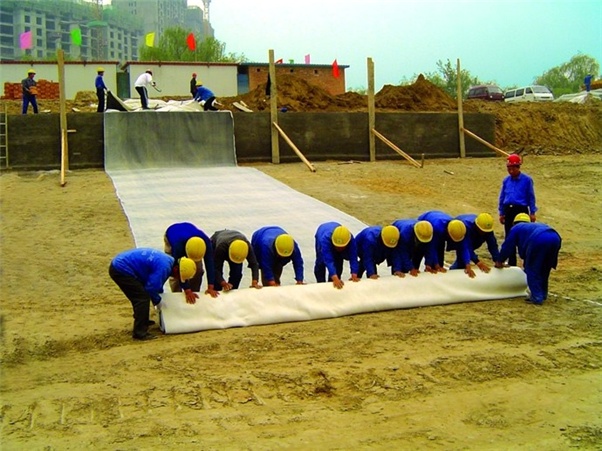 与无纺布复合而成的土工防渗材料