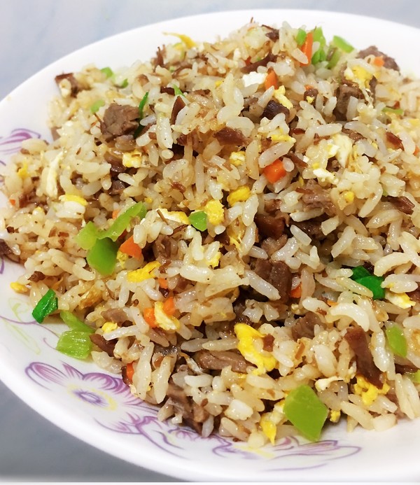 彩椒牛肉炒饭