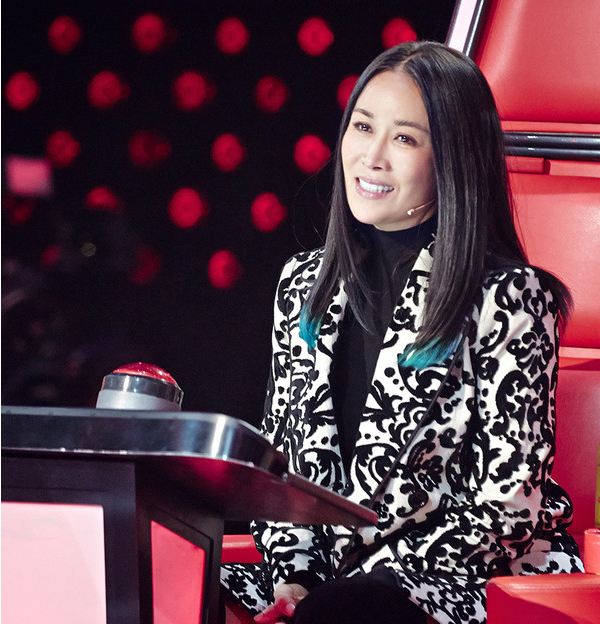 田震被主持人问到，怎么去评价那英呢？田震的回答让所有人都惊掉下巴