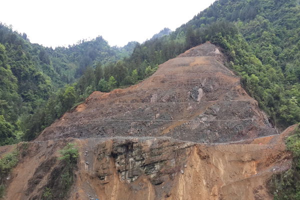 露天矿山爆破开采技术_露天矿山开采设备_露天矿山开采预评价