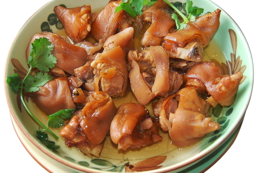 p>和味猪手是一道以猪手,焦糖,卤水等为主要食材制作的美食/p>