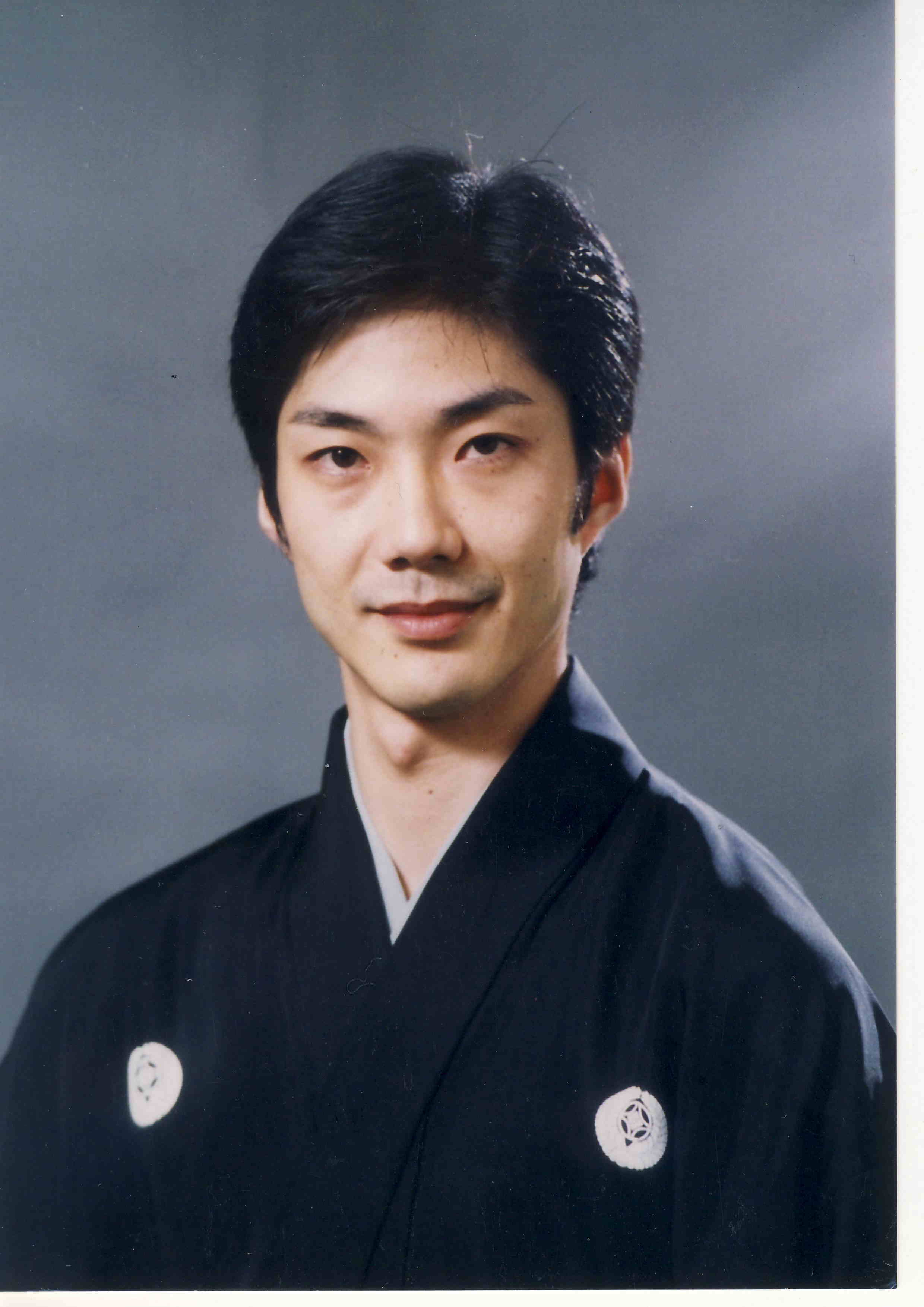 1966年4月5日出生于日本东京都,日本演员,狂言师,师从父亲野村万作